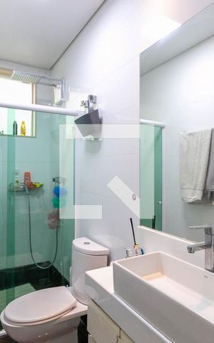 Casa à venda com 300m², 5 quartos e 4 vagas Casa à venda com 300m², 5 quartos e 4 vagasBanheiro 3