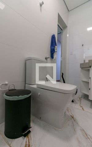 Casa à venda com 300m², 5 quartos e 4 vagas Casa à venda com 300m², 5 quartos e 4 vagasBanheiro