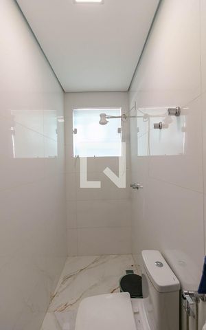 Casa à venda com 300m², 5 quartos e 4 vagas Casa à venda com 300m², 5 quartos e 4 vagasBanheiro