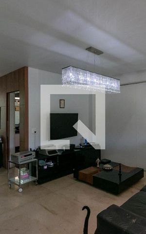Casa à venda com 300m², 5 quartos e 4 vagas Casa à venda com 300m², 5 quartos e 4 vagasSala 2
