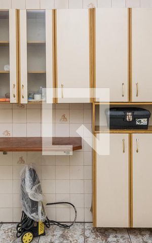 Casa à venda com 190m², 4 quartos e 4 vagas Casa à venda com 190m², 4 quartos e 4 vagasCozinha - Armários