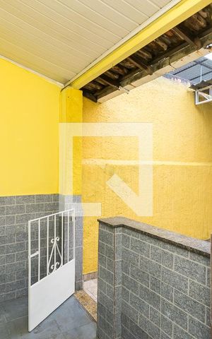 Casa à venda com 190m², 4 quartos e 4 vagas Casa à venda com 190m², 4 quartos e 4 vagasCasa fundos - Varanda da Sala