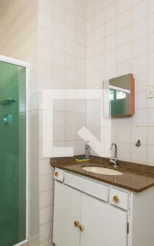 Casa à venda com 190m², 4 quartos e 4 vagas Casa à venda com 190m², 4 quartos e 4 vagasBanheiro Social