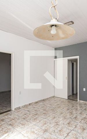 Casa à venda com 190m², 4 quartos e 4 vagas Casa à venda com 190m², 4 quartos e 4 vagasSala