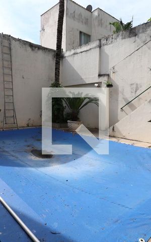 Casa à venda com 360m², 5 quartos e 3 vagasÁrea da piscina