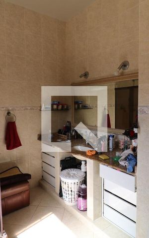 Casa à venda com 360m², 5 quartos e 3 vagasBanheiro da Suíte 1