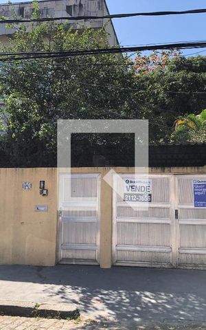 Casa à venda com 360m², 5 quartos e 3 vagasFachada