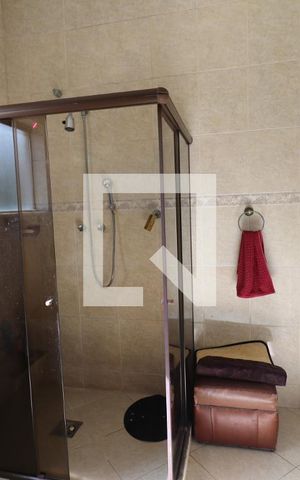 Casa à venda com 360m², 5 quartos e 3 vagasBanheiro da Suíte 1