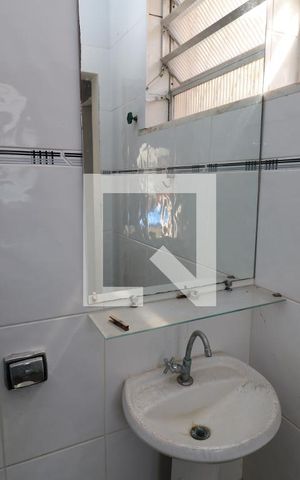 Casa à venda com 360m², 5 quartos e 3 vagasBanheiro da Suíte 2