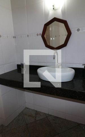 Casa à venda com 360m², 5 quartos e 3 vagasBanheiro Social 2