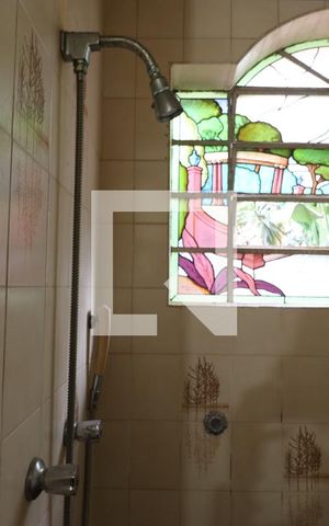 Casa para alugar com 800m², 4 quartos e 6 vagasBanheiro 1