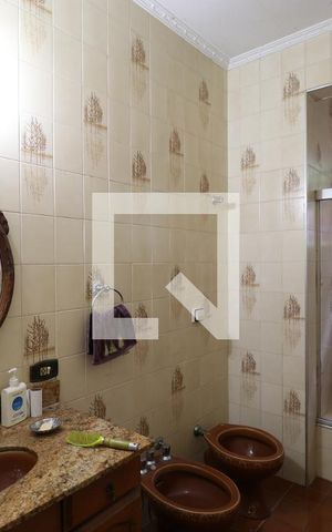 Casa para alugar com 800m², 4 quartos e 6 vagasBanheiro 1