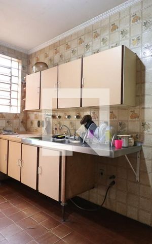 Casa para alugar com 800m², 4 quartos e 6 vagasCozinha