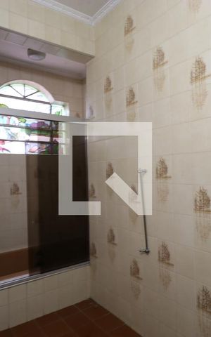 Casa para alugar com 800m², 4 quartos e 6 vagasBanheiro 1