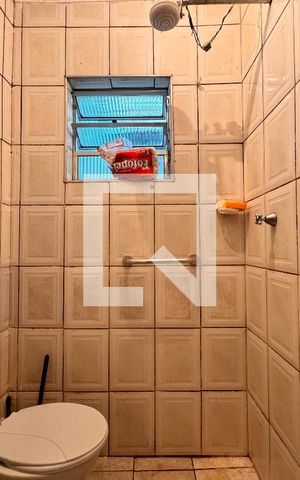 Casa para alugar com 67m², 2 quartos e 1 vaga Casa para alugar com 67m², 2 quartos e 1 vagaBanheiro