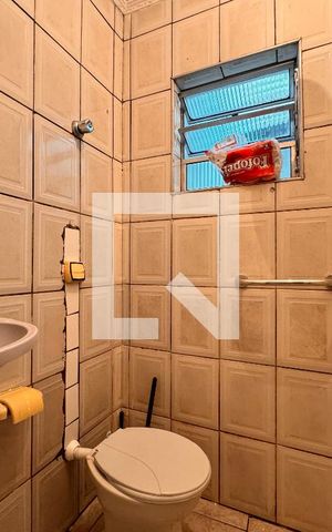 Casa para alugar com 67m², 2 quartos e 1 vaga Casa para alugar com 67m², 2 quartos e 1 vagaBanheiro
