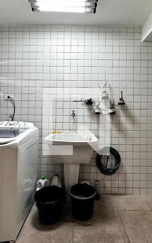 Casa à venda com 170m², 4 quartos e 2 vagasÁrea de Serviço