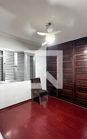 Casa à venda com 170m², 4 quartos e 2 vagasQuarto 4