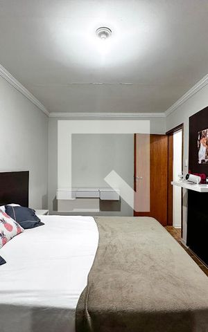 Casa à venda com 170m², 4 quartos e 2 vagasSuíte