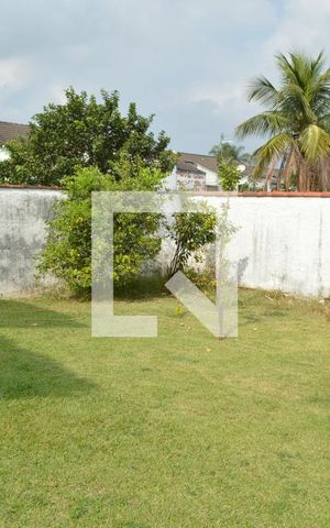 Casa à venda com 270m², 3 quartos e 5 vagas Casa à venda com 270m², 3 quartos e 5 vagasQuintal