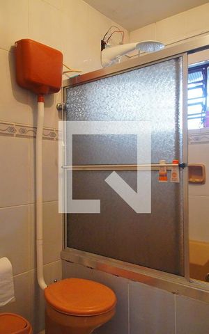 Casa à venda com 150m², 4 quartos e 2 vagas Casa à venda com 150m², 4 quartos e 2 vagasBanheiro 1