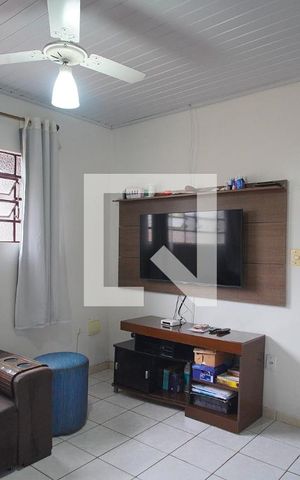 Casa à venda com 150m², 4 quartos e 2 vagas Casa à venda com 150m², 4 quartos e 2 vagasSala