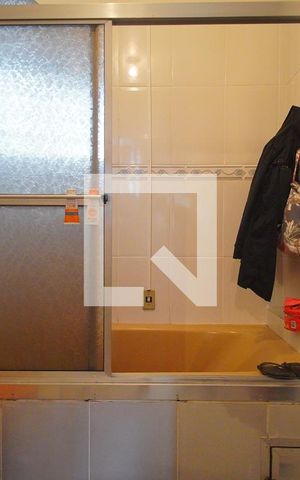 Casa à venda com 150m², 4 quartos e 2 vagas Casa à venda com 150m², 4 quartos e 2 vagasBanheiro 1