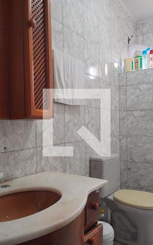 Casa à venda com 150m², 4 quartos e 2 vagas Casa à venda com 150m², 4 quartos e 2 vagasBanheiro 2