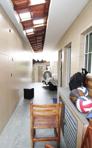 Casa à venda com 136m², 3 quartos e 2 vagasQuintal