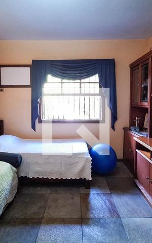 Casa à venda com 1000m², 4 quartos e 4 vagasQuarto 1