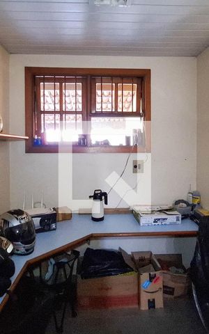 Casa à venda com 1000m², 4 quartos e 4 vagasQuarto de Serviço