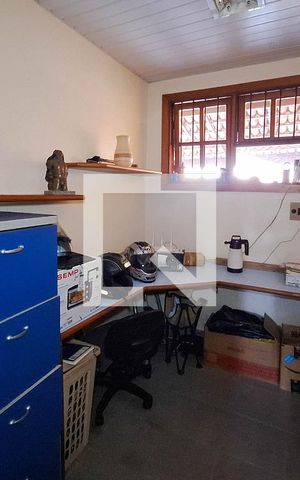 Casa à venda com 1000m², 4 quartos e 4 vagasQuarto de Serviço