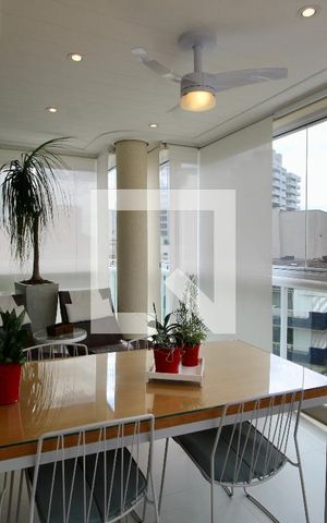 Apartamento para alugar com 180m², 4 quartos e 2 vagas Apartamento para alugar com 180m², 4 quartos e 2 vagasVaranda Sala