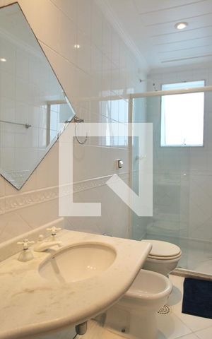 Apartamento para alugar com 180m², 4 quartos e 2 vagas Apartamento para alugar com 180m², 4 quartos e 2 vagasBanheiro Suíte 2