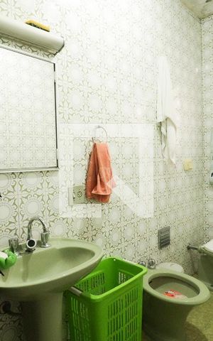 Casa à venda com 240m², 3 quartos e 1 vagaBanheiro 1