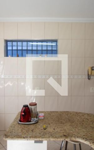 Casa à venda com 300m², 3 quartos e 2 vagas Casa à venda com 300m², 3 quartos e 2 vagasCozinha
