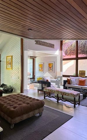Casa de condomínio à venda com 430m², 4 quartos e 6 vagasSala