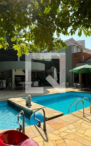 Casa de condomínio à venda com 430m², 4 quartos e 6 vagasPiscina