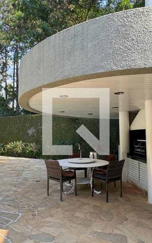 Casa de condomínio à venda com 430m², 4 quartos e 6 vagasChurrasqueira