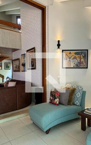 Casa de condomínio à venda com 430m², 4 quartos e 6 vagasSala