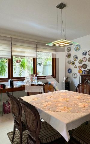 Casa de condomínio à venda com 430m², 4 quartos e 6 vagasSala de Jantar