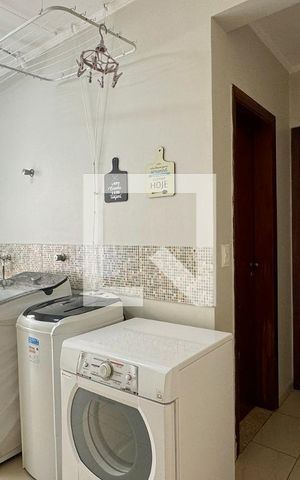 Casa de condomínio à venda com 430m², 4 quartos e 6 vagasÁrea de Serviço