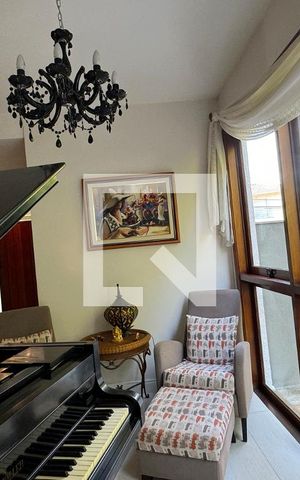 Casa de condomínio à venda com 430m², 4 quartos e 6 vagasSala