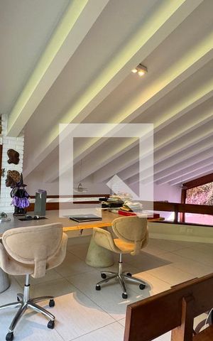 Casa de condomínio à venda com 430m², 4 quartos e 6 vagasEscritório