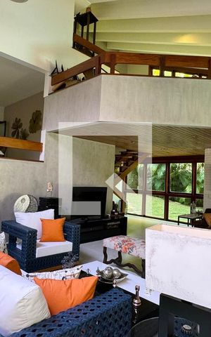 Casa de condomínio à venda com 430m², 4 quartos e 6 vagasSala