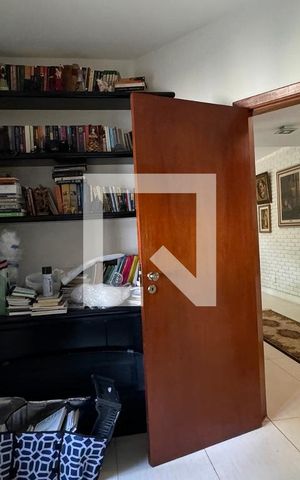 Casa de condomínio à venda com 430m², 4 quartos e 6 vagasEscritório