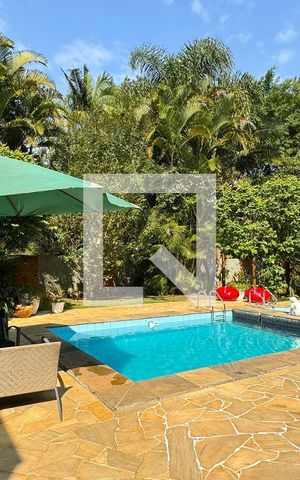 Casa de condomínio à venda com 430m², 4 quartos e 6 vagasPiscina