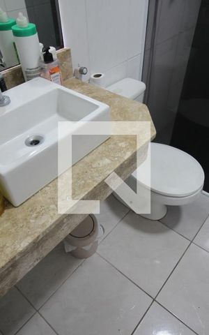 Casa à venda com 119m², 3 quartos e 2 vagasBanheiro suíte 