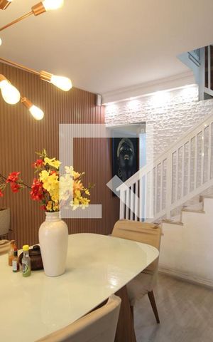 Casa à venda com 119m², 3 quartos e 2 vagasSala