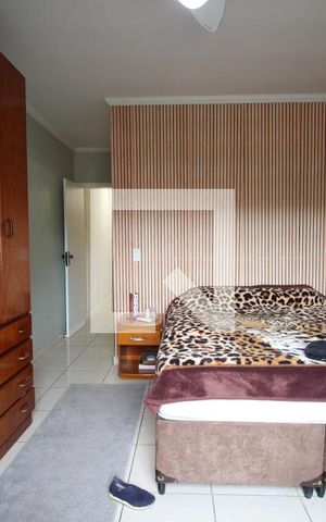 Casa à venda com 119m², 3 quartos e 2 vagasSuíte 